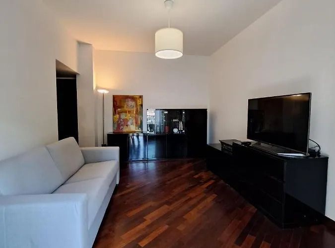 Fancy Monique Apartment Mailand